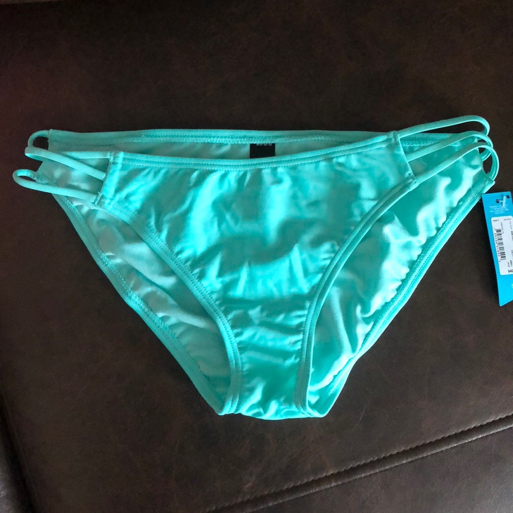 Ambrielle Hipster Swimsuit Bottom - Picture 2 of 4